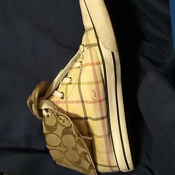 Vintage coach  shoes uber cute and stylish.. - Picture 2 of 3